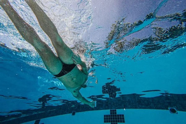 underwater swimming technique